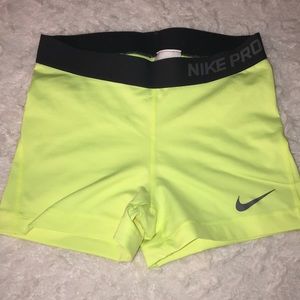 NIKE PRO WOMENS SHORTS